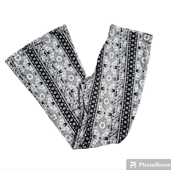 NWT Papaya Women's Paisley Flare Leg Bohemian Pants L - Picture 2 of 6